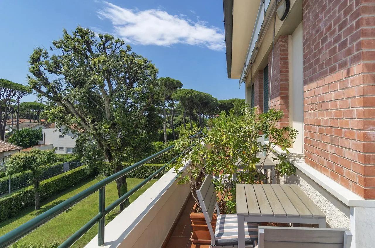 Hotel Villa Edera Marina di Pietrasanta 4*,  Italy